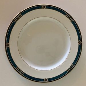 2 VTG Wedgwood Embassy Collection “Kenyon”  Dinner Plates